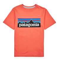 Kleidung Kinder T-Shirts Patagonia BOYS LOGO T-SHIRT Koralle