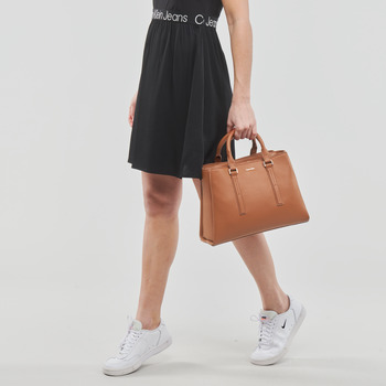 Calvin Klein Jeans CK ELEVATED TOTE MD 