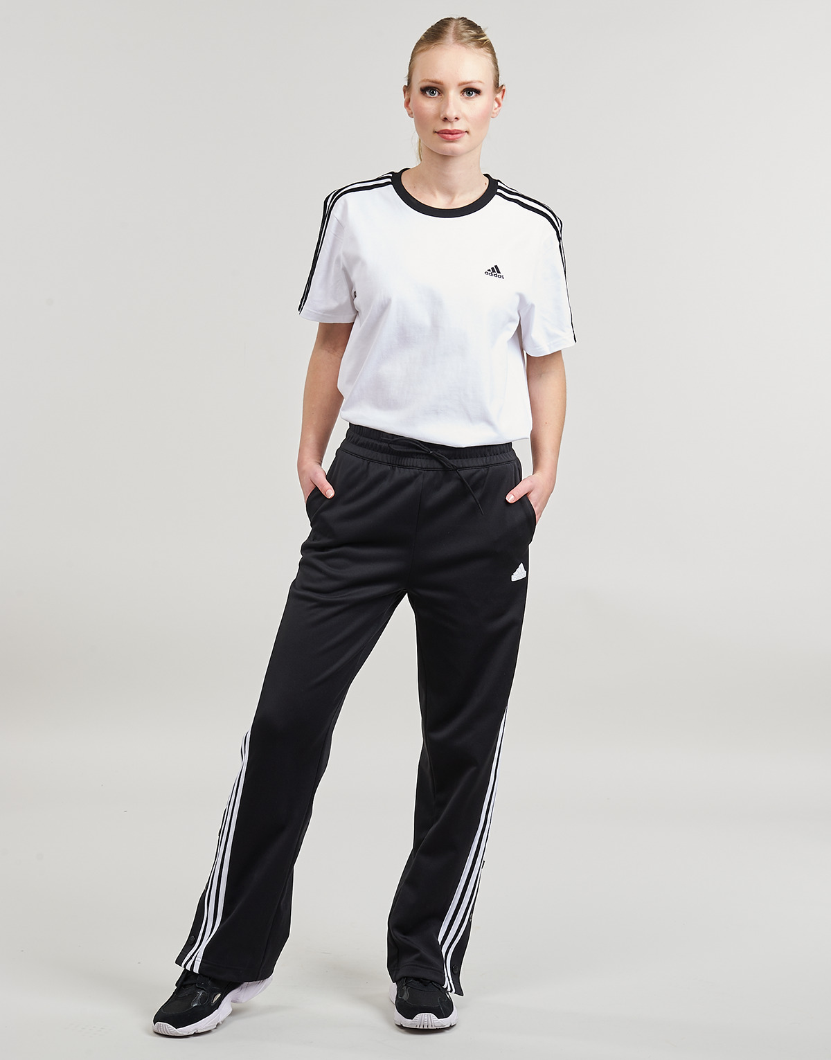 Abbigliamento Donna Pantaloni da tuta Adidas Sportswear W ICONIC 3S TP 